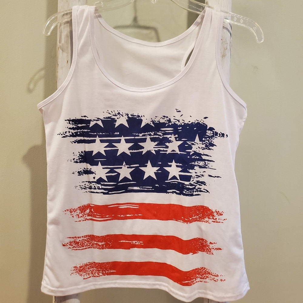 women's American flag distressed tank top Medium